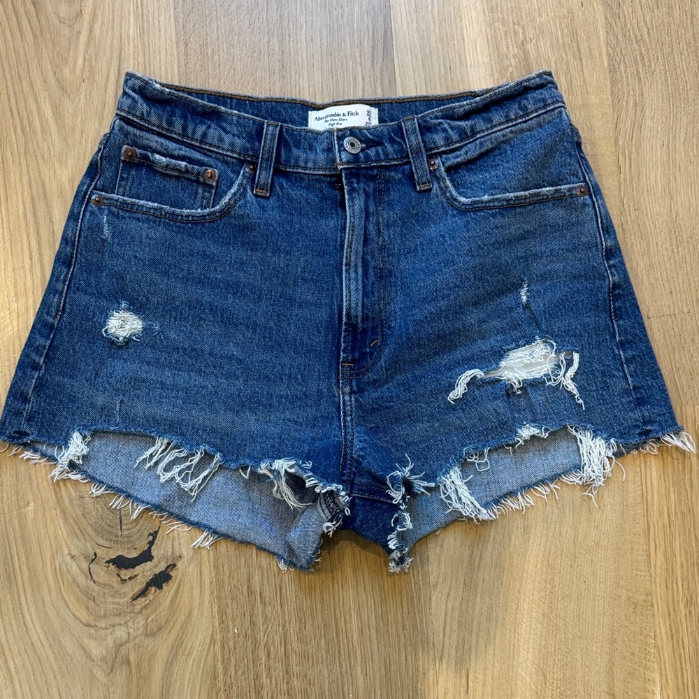 Abercrombie & Fitch Distressed The Mom Short High Rise Curve Love Shorts